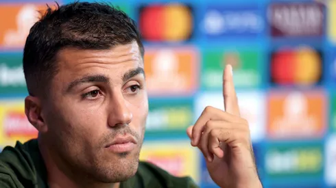 Rodri durante coletiva no Manchester City (Foto: Carl Recine/Getty Images)