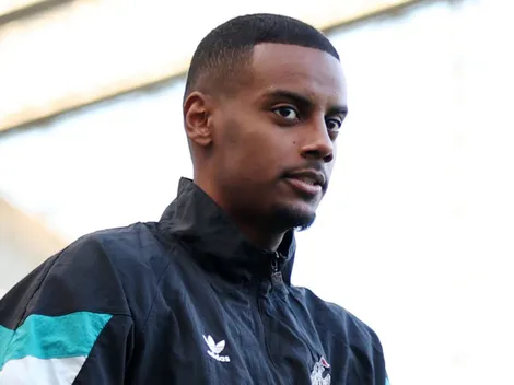 Newcastle recusa £110 milhões por Isak; Howe abre porta para retorno