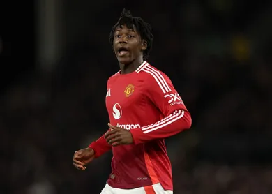 Mainoo pelo Manchester United. Foto: Richard Heathcote/Getty Images)
