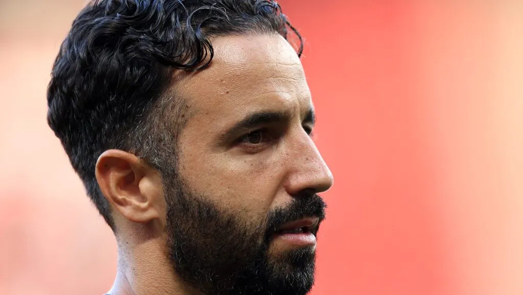 Rumores sobre saídas, novas contratações e promessas emprestadas revelam a complexidade das decisões do clube em meio a uma janela de transferências intensa. (Photo by Michael Regan/Getty Images)