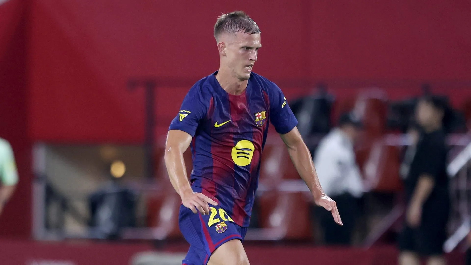 Dani Olmo pode voltar de lesão ao Barcelona no dia 3 de janeiro (Photo by Paul Miller/Getty Images)