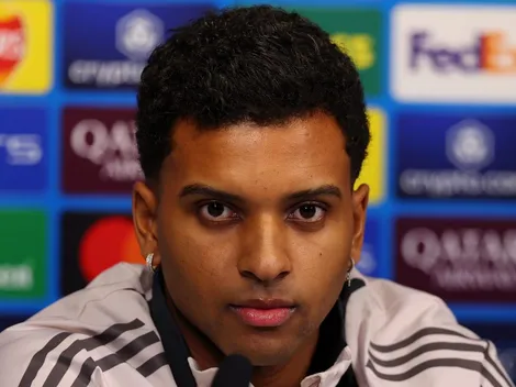 Rodrygo pergunta a Alisson como é o Liverpool