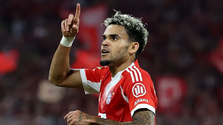 Luis Díaz comemora gol pelo Bayern de Munique.