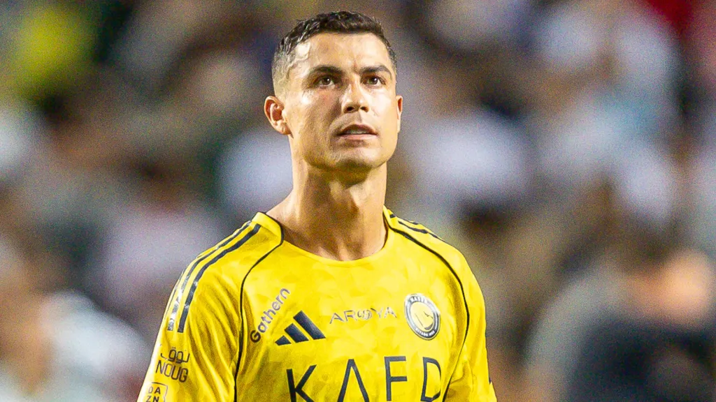 Cristiano Ronaldo em campo com o Al-Nassr. Foto: Yu Chun Christopher Wong/Eurasia Sport Images/Getty Images