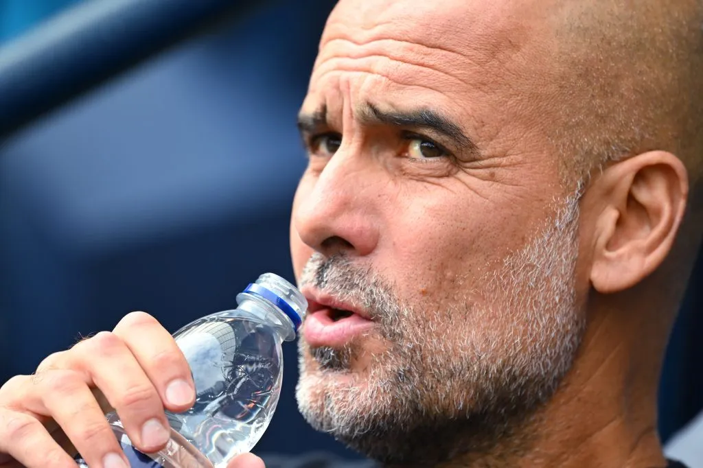 Guardiola é o técnico do Manchester City. (Photo by Clive Mason/Getty Images)