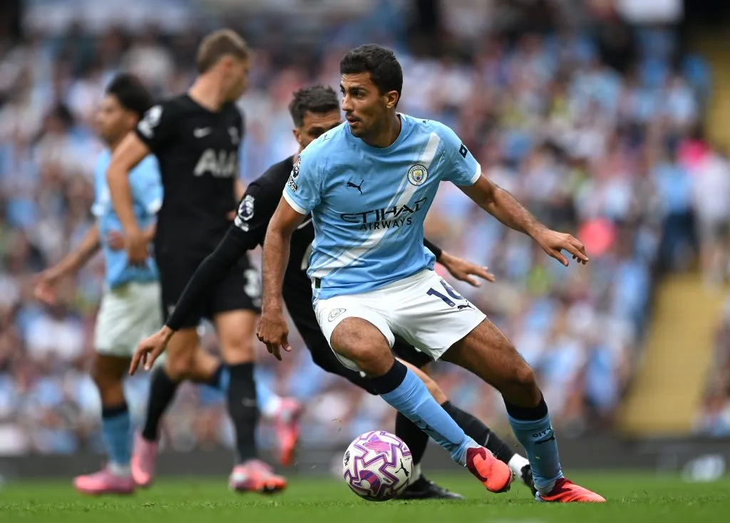 Rodri em ação pelo Manchester City. Foto: Shaun Botterill/Getty Images