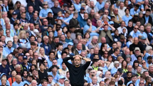 Pep Guardiola, técnico do Manchester City, reage durante a partida da Premier League entre Manchester City e Tottenham Hotspur no Etihad Stadium, em 23 de agosto de 2025, em Manchester, Inglaterra. Foto: Shaun Botterill/Getty Images
