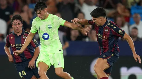 Em uma noite de fortes emoções, o Barcelona virou contra o Levante após sair perdendo por 2 a 0, com Pedri assumindo papel decisivo na recuperação catalã. (Photo by Alex Caparros/Getty Images)