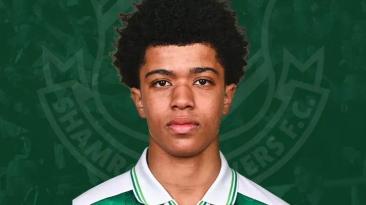 Jovem vem disputando Conference League pelo clube irlandês (Foto: Site oficial do Shamrock Rovers)