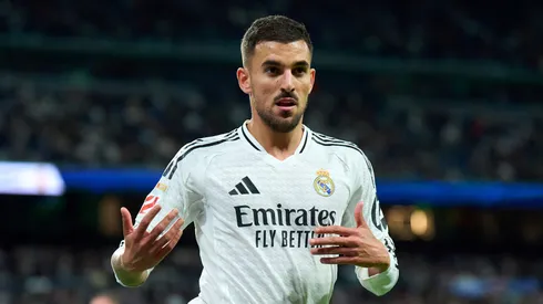 Após considerar transferências para Marselha e outros clubes, Dani Ceballos decidiu permanecer no Real Madrid. Foto: Angel Martinez/Getty Images