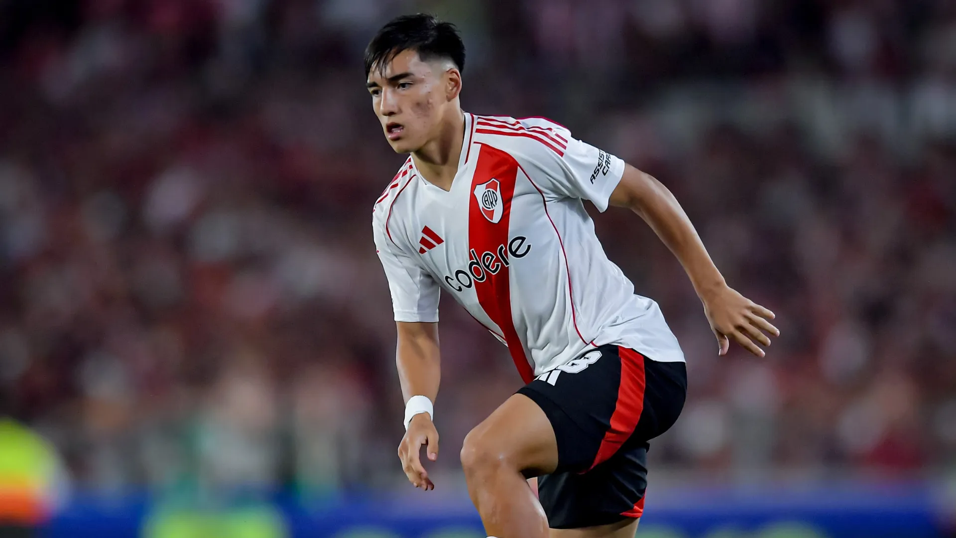 Ian Subiabre, alvo do Chelsea, em jogo do River Plate. Foto: Marcelo Endelli/Getty Images