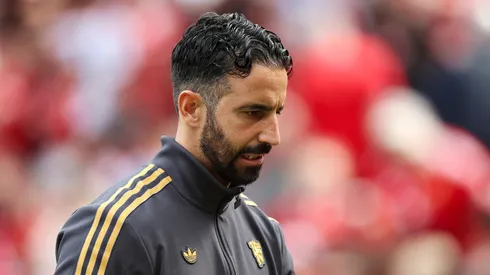 Ruben Amorim comandando o Manchester United. Foto: Matt McNulty/Getty Images