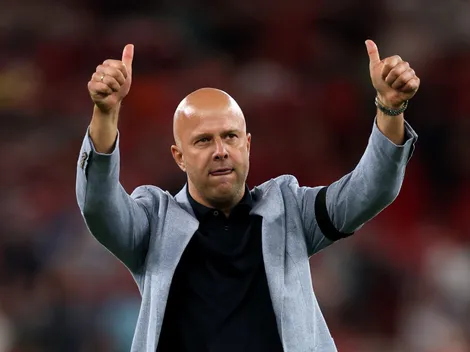 Arne Slot despista sobre possível investida em Isak antes de duelo contra Newcastle