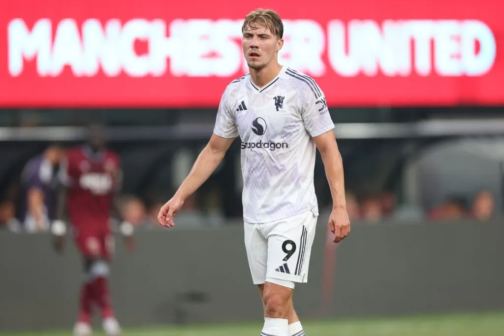 Rasmus Højlund: próximo do Napoli – Photo by Vincent Carchietta/Getty Images