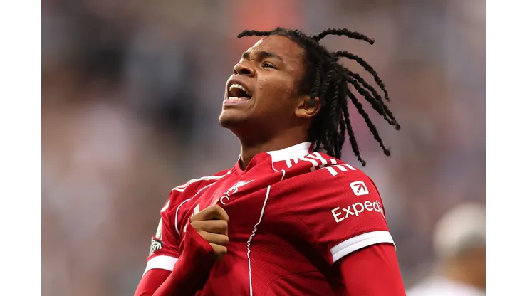 Rio Ngumoha, promessa do Liverpool. (Photo by George Wood/Getty Images)