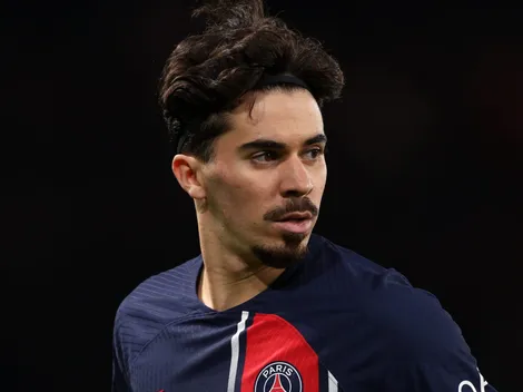 Alvo do clube merengue, meia Vitinha é intocável no PSG