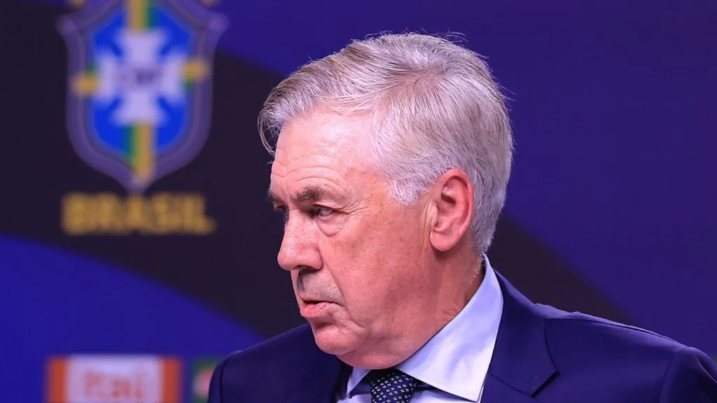 Carlo Ancelotti durante coletiva para anúncio de convocação (Foto: Christian Alvarenga/Getty Images)