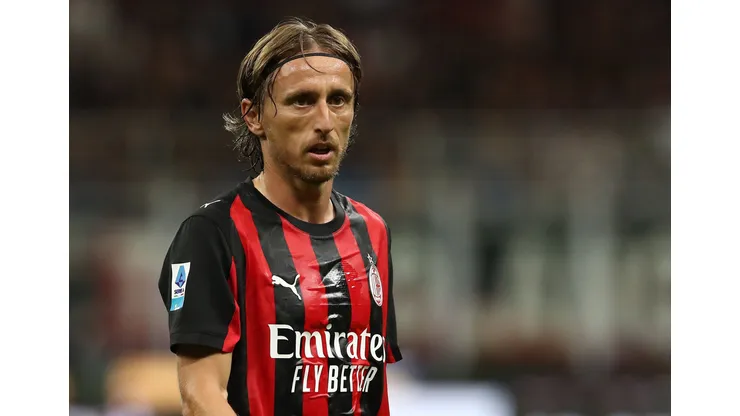 Modric em ação pelo Milan. (Photo by Marco Luzzani/Getty Images)