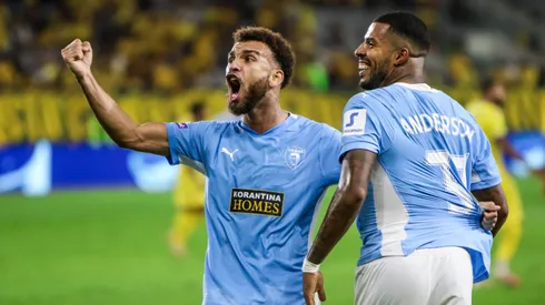 Jajá comemorando gol pelo Pafos FC.