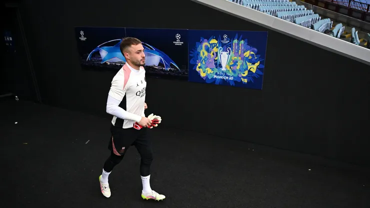 Arnau Tenas está perto de trocar o PSG pelo Villarreal