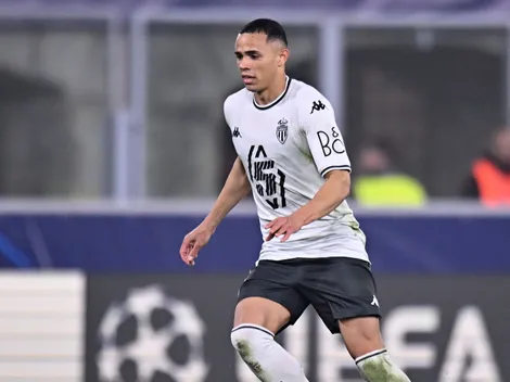 Barcelona pode negociar quatro jogadores para contratar Vanderson