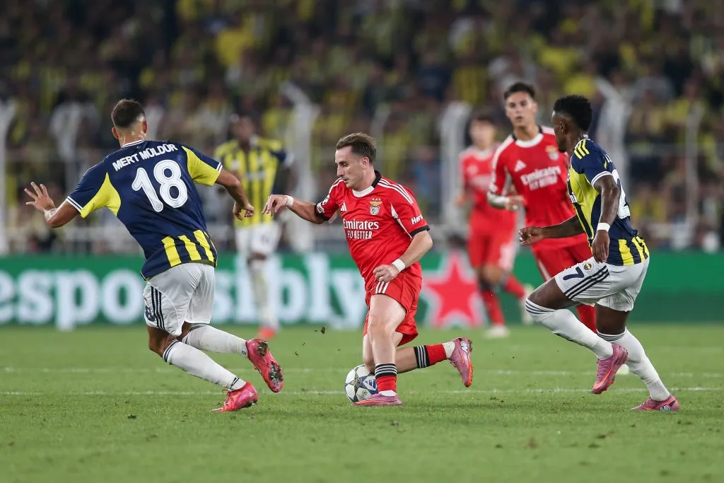 Benfica e Fenerbahce protagonizaram um dos duelos mais equilibrados dos playoffs (Foto: Ahmad Mora/Getty Images)