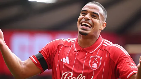 Três nomes estão na mira do clube para reforçar a defesa antes do fechamento da janela de transferências. (Photo by Clive Mason/Getty Images)