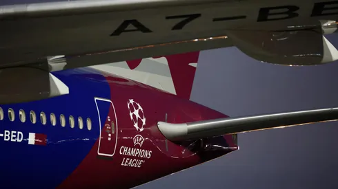 Avião que transportava o vencedor da UEFA Champions League, chegando ao aeroporto. Foto: Harry How/Getty Images