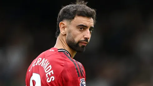 Bruno Fernandes, do Manchester United criticou o clube após atitudes envolvendo o seu futuro. Ele disse que sentiu que se saísse, não faria muita diferença ao clube. Além disso, ele também revelou que se for para jogar na Arábia Saudita, ele jogará. (Foto: Mike Hewitt/Getty Images)