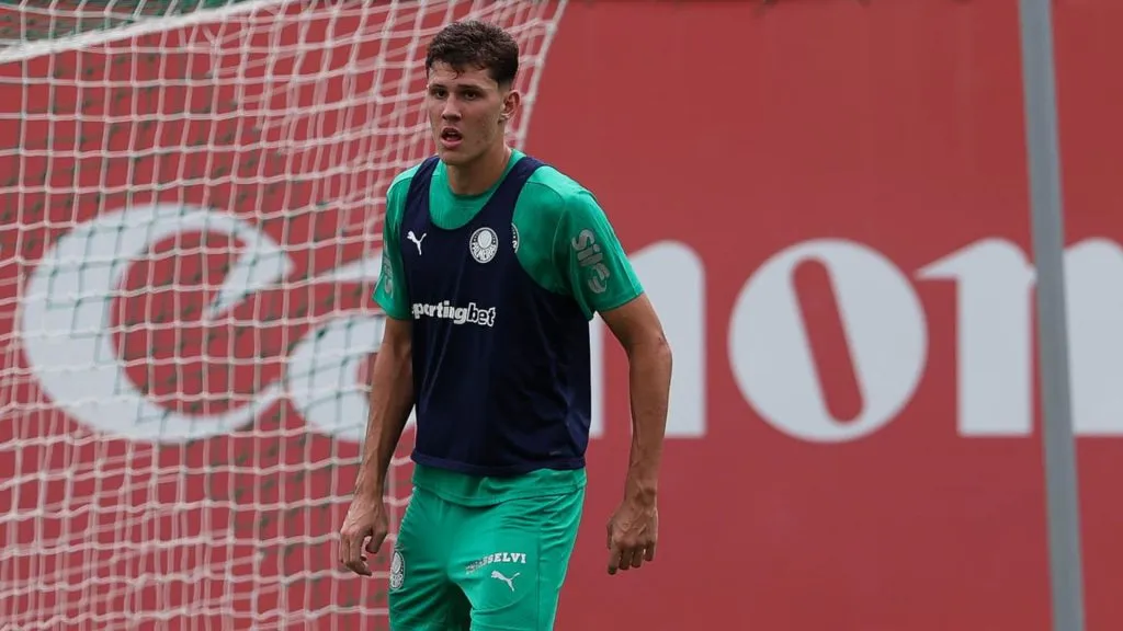 Benedetti durante sessão de treinos na Academia de Futebol (Foto: Cesar Greco/Palmeiras)