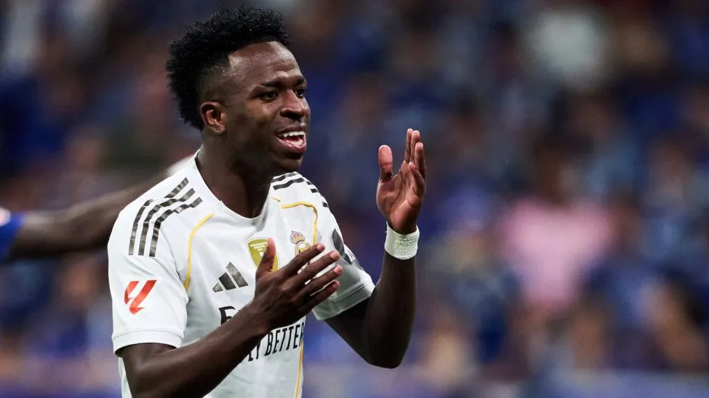 Vinícius Júnior deve ocupar vaga de Rodrygo na ponta esquerda (Foto: Juan Manuel Serrano Arce/Getty Images)
