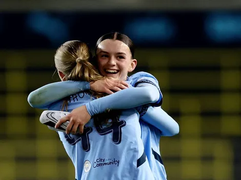 Manchester City fecha renovação de contrato com promessa Lily Murphy