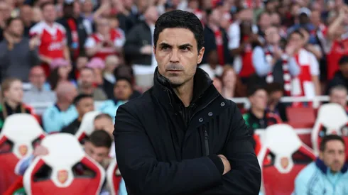 Mikel Arteta durante jogo do Arsenal na Premier League (Foto: Michael Steele/Getty Images)