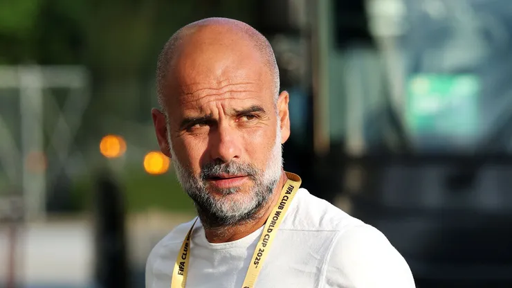 Guardiola durante disputa do Mundial de Clubes com o Manchester City (Foto: Kevin C. Cox/Getty Images)