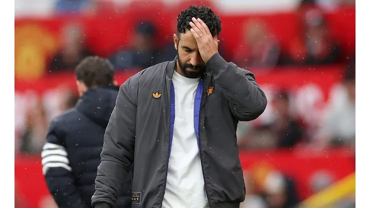 Ruben Amorim é sincero e demonstra otimismo para permanecer no Manchester United mesmo em má fase. (Photo by Jan Kruger/Getty Images)