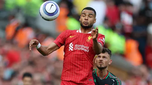 Na terceira rodada da Premier League 2025/26, Liverpool e Arsenal se enfrentam em um confronto decisivo que promete intensidade, gols e emoção. (Photo by Carl Recine/Getty Images)