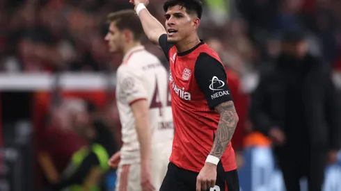 Piero Hincapié em ação pelo Leverkusen. (Photo by Alex Grimm/Getty Images)
