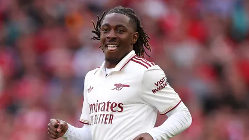 O brilho de Szoboszlai decidiu a partida, mas a entrada de Eze roubou a cena entre os torcedores, que pedem mais protagonismo ao novo reforço. (Photo by Alex Pantling/Getty Images)