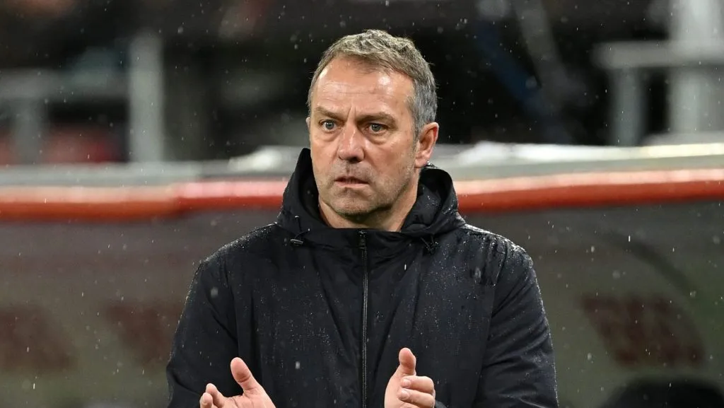 Barcelona empata com Rayo e Hansi Flick manda indireta a jogador