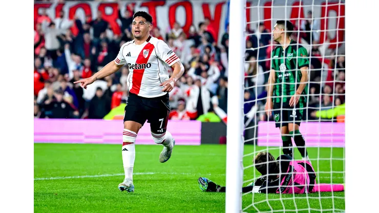 Maximiliano Salas do River Plate comemora após marcar o segundo gol do time durante uma partida do Torneo Clausura Betano 2025 entre River Plate e San Martin SJ no Estadio Más Monumental Antonio Vespucio Liberti em 31 de agosto de 2025 em Buenos Aires, Argentina. Foto: Marcelo Endelli/Getty Images
