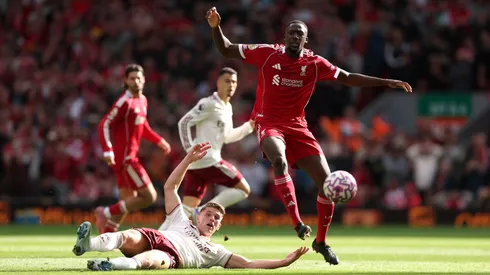 Gyökeres perde disputa de bola no clássico (Foto: Alex Pantling/Getty Images)