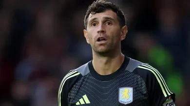 Dibu Martínez, goleiro do Aston Villa.