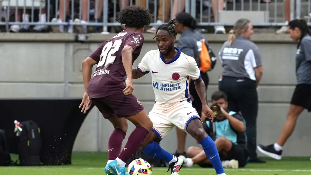 Sterling em ação contra o Manchester City, seu ex-clube. Foto: Jason Mowry/Getty Images