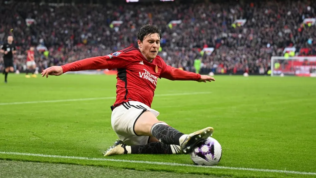Victor Lindelof atuou por cerca de oito anos no Manchester United. Foto: Michael Regan/Getty Images