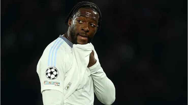 Axel Disasi, fora dos planos do Chelsea, pode reforçar o West Ham no último dia da janela. Foto: Carl Recine/Getty Images