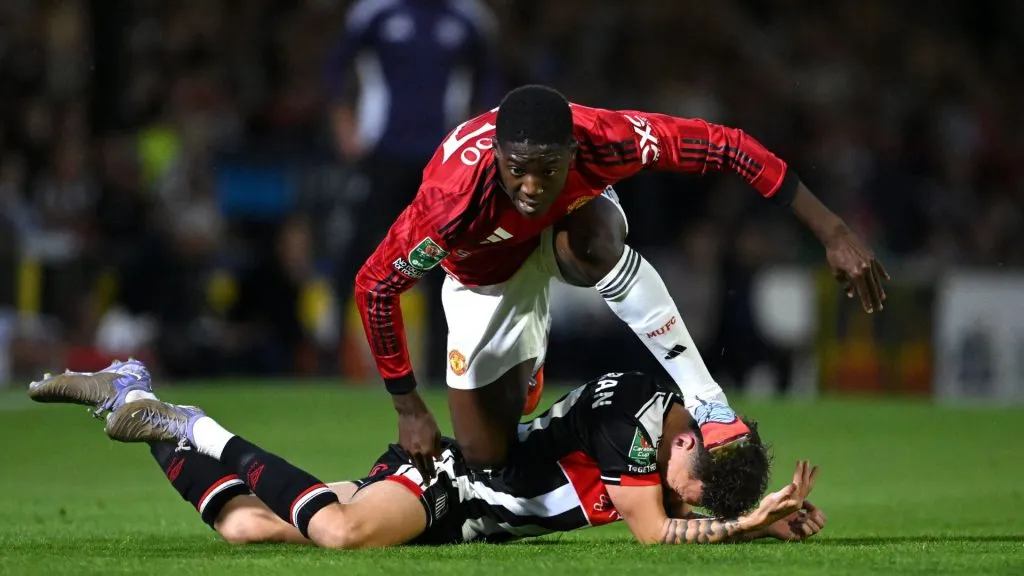 Mainoo foi titular no duelo Grimsby x Manchester United na Copa da Liga (Foto: Shaun Botterill/Getty Images)