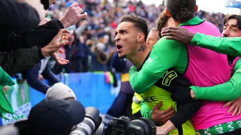 Antony comemorando com a torcida. Foto: Angel Martinez/Getty Images
