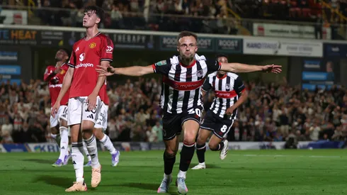 Jogadores do Grimsby celebra gol contra o United (Foto: George Wood/Getty Images)