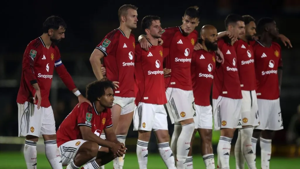 Jogadores do United na disputa de pênaltis (Foto: George Wood/Getty Images)