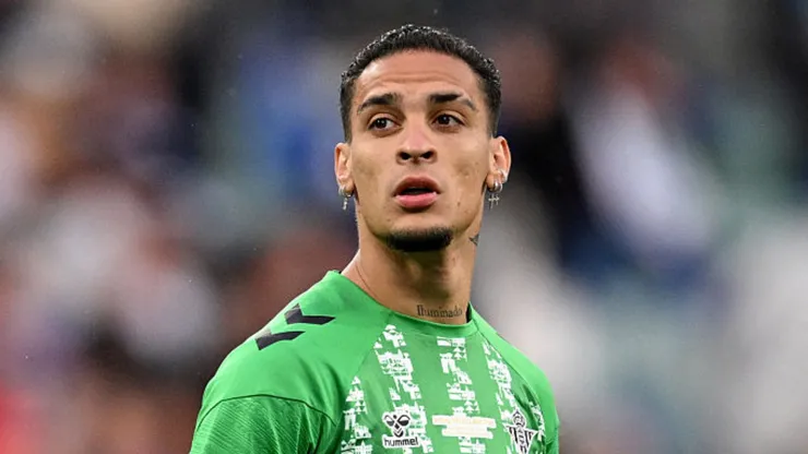 Antony em ação pelo Real Bétis.
